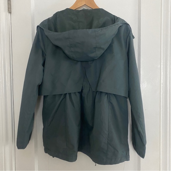 Champion khaki green rain jacket with hood size Medium - Picture 2 of 3